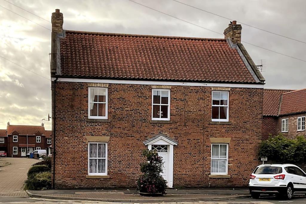 Apt D In Old Grade 2 Converted Farmhouse 마켓 웨이튼 외부 사진