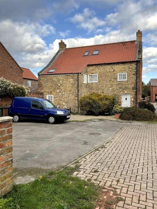 Apt D In Old Grade 2 Converted Farmhouse 마켓 웨이튼 외부 사진